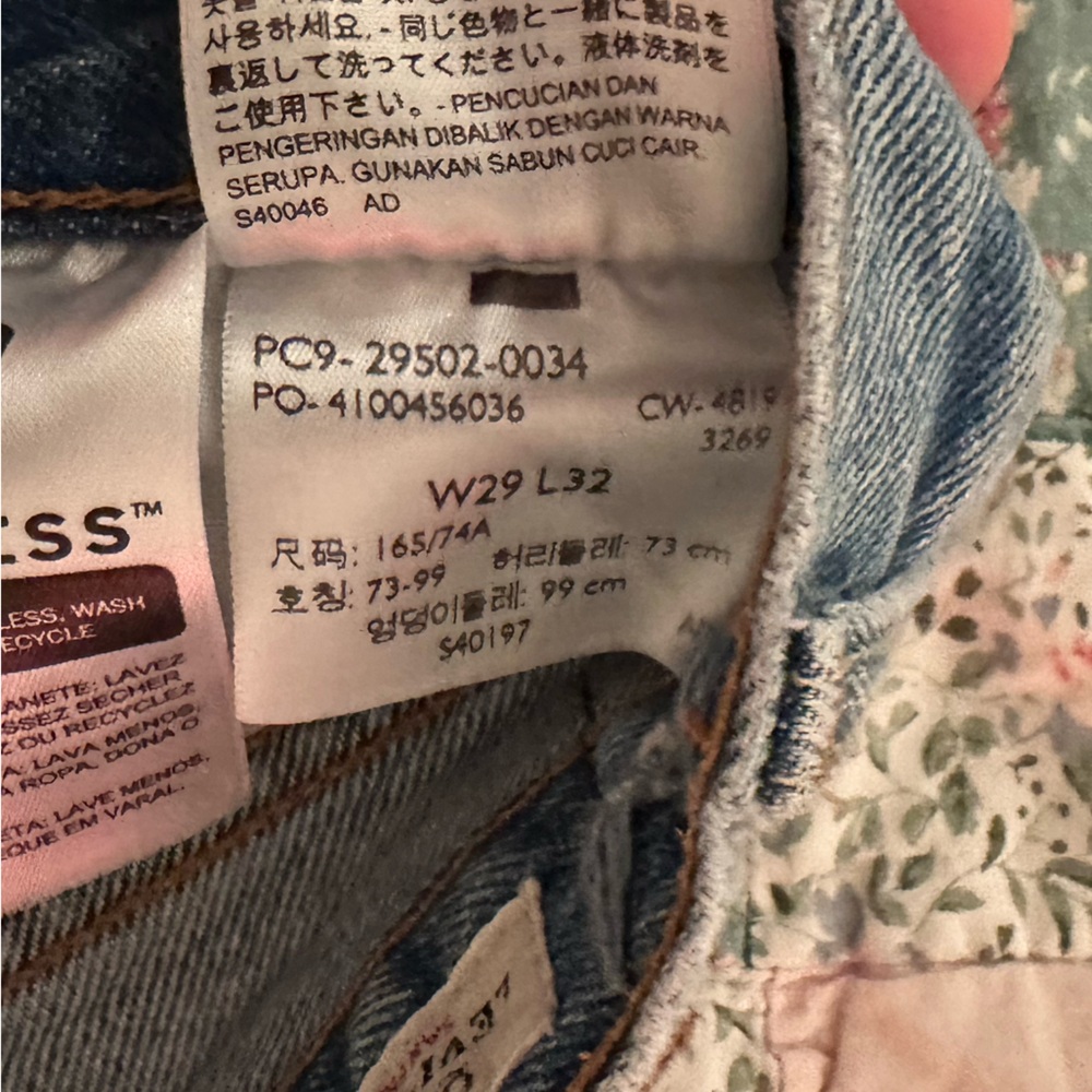Levi’s Shorts - Picture 3 of 4